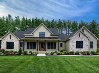 3257 Hidden Meadows Dr, Midland, MI 48642