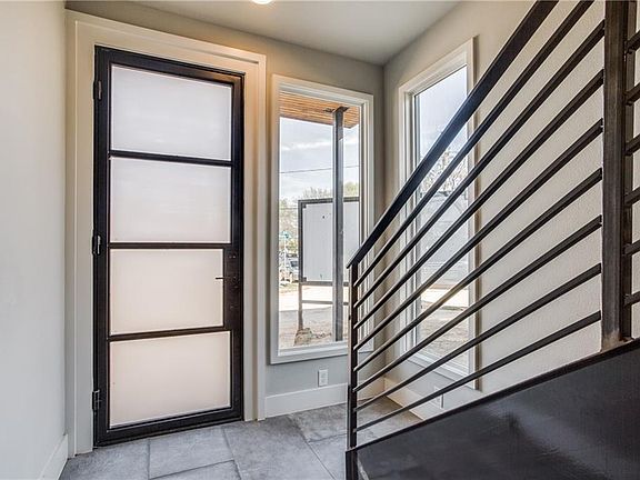 4th image of 2532 Galvez Ave