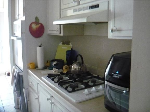 5th image of 1900 59th Ave N APT 103
