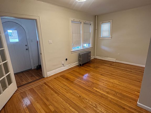 3rd image of 1056 E 232nd St #1