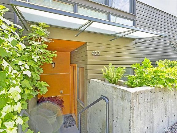 2nd image of 422 6th Ave