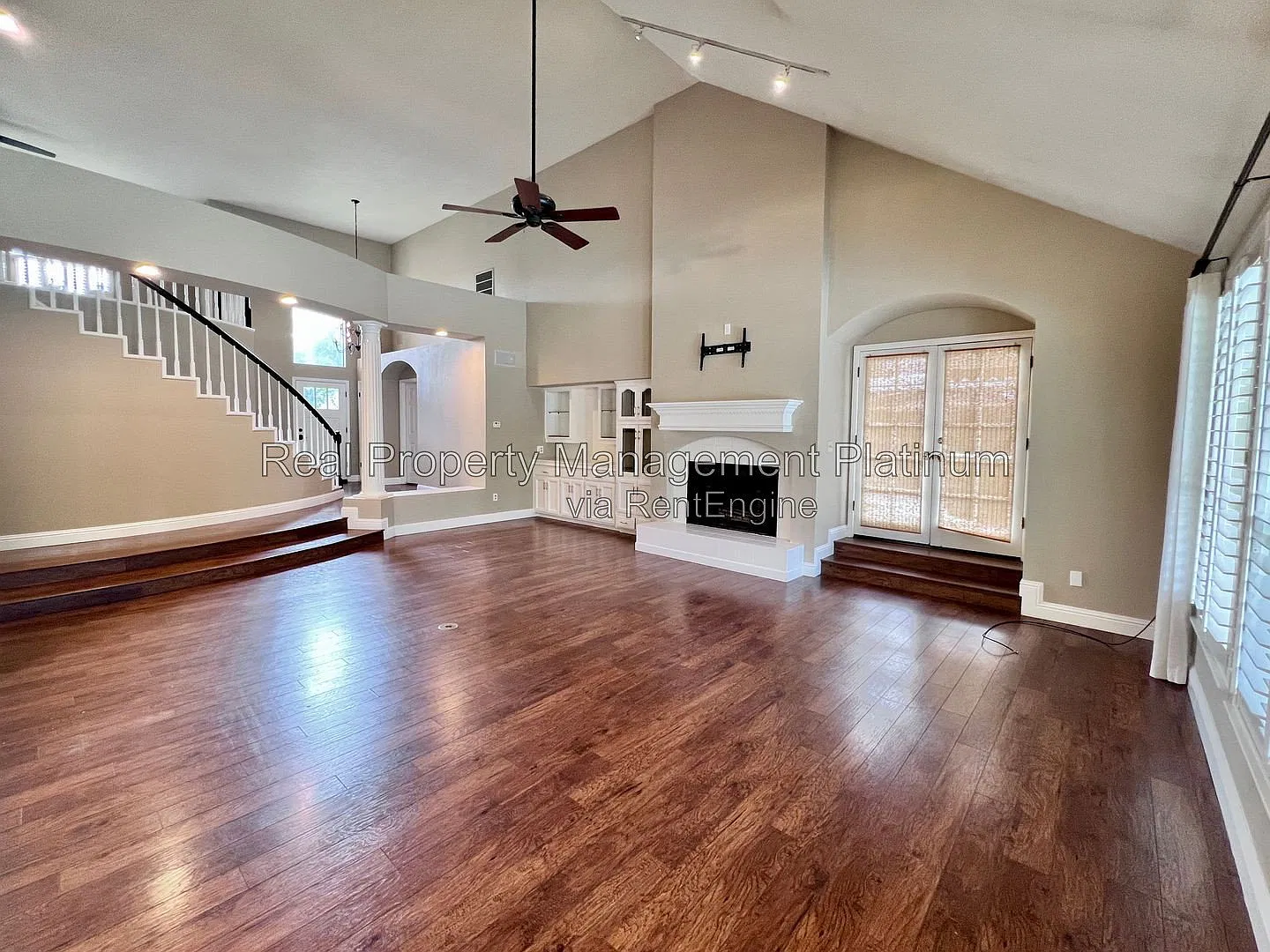 3 bed, 2.5 bath, 2880 sqft, $3,600 — Photo 4