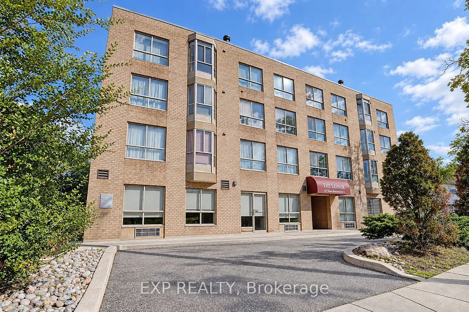 3 bed, $3,000 — Photo 1