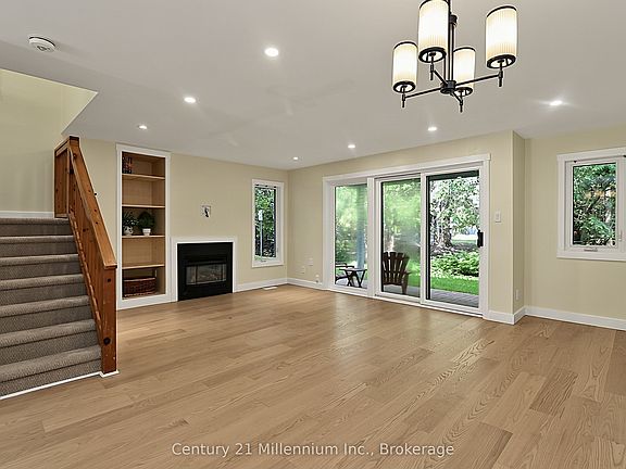 3rd image of 127 Fairway Cres #28