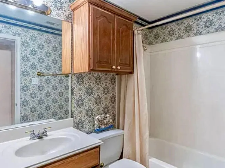 815 Montreal Dr — Photo 21