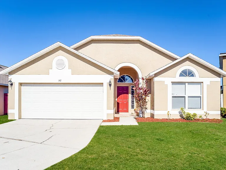 142 Woodbury Pines Cir — Photo 1
