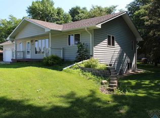 504 S Dakota Ave, Colton, SD 57018