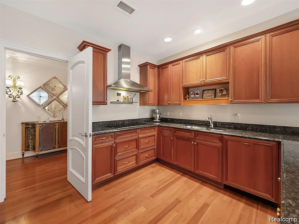 111 Willits St Apt 401, photo 12