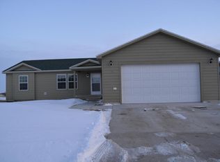 3415 32nd St W, Williston, ND 58801