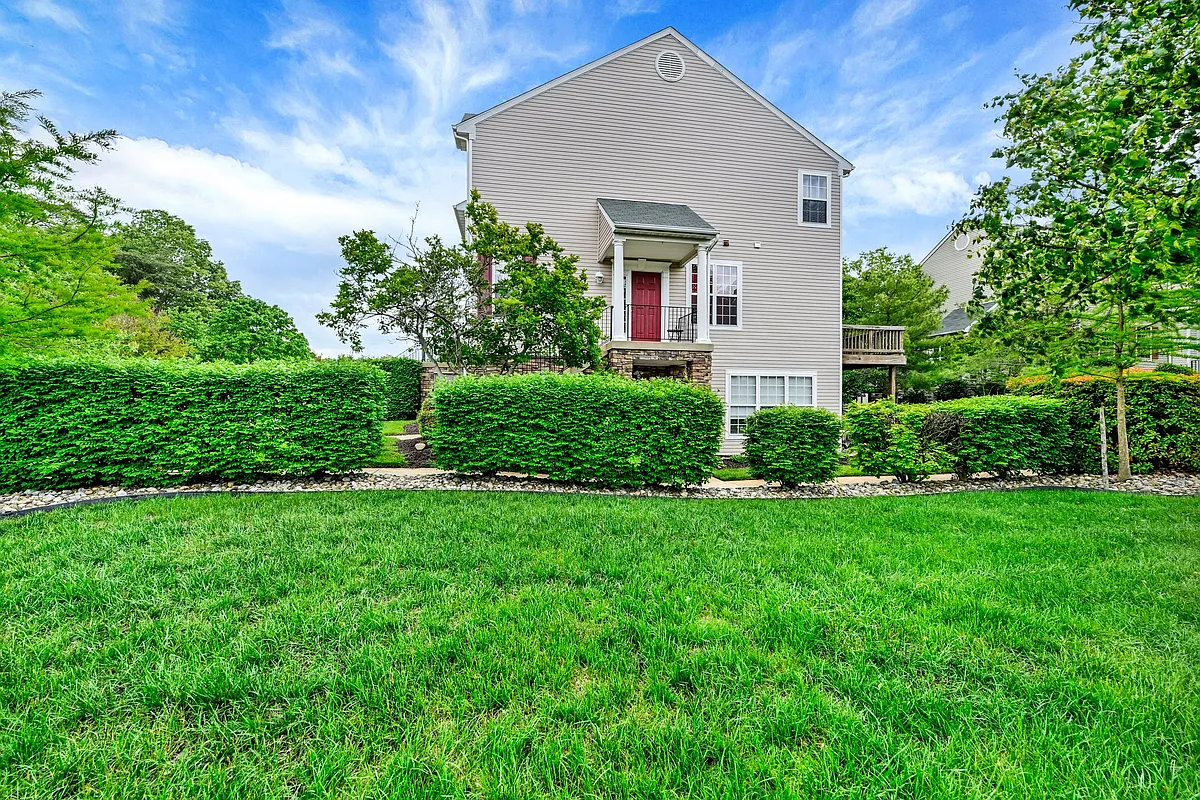 Building Photo - 8603 Willow Leaf Ct