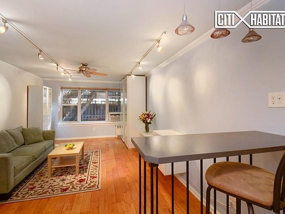 2nd image of 131 W 85th St APT 1D