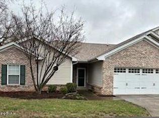 5201 Savannah Springs Dr, Louisville, KY 40219