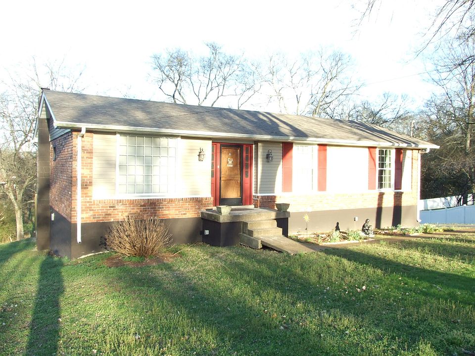 1st image of 202 Gates Dr