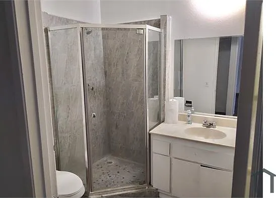 577 Montecito Ave #B — Photo 7