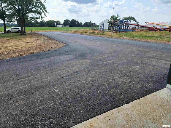 4th image of 5888 County Road 1150 E