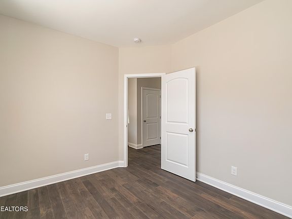 5th image of 2310 Birch Hollow Ln