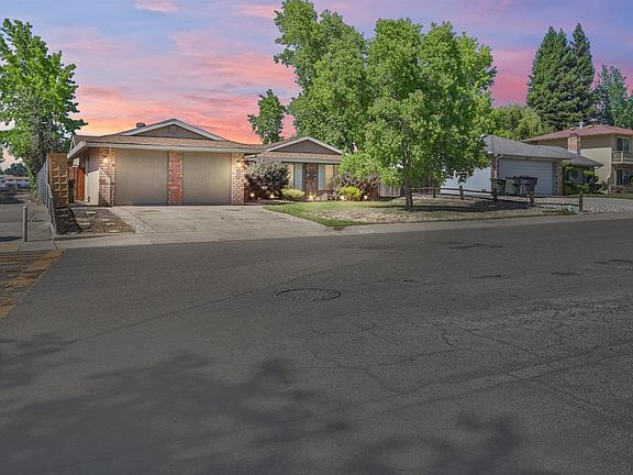 2nd image of 4753 Papaya Dr