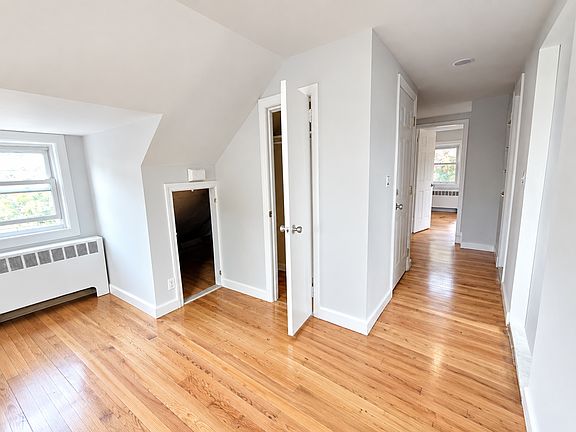 4th image of 733 S Oyster Bay Rd #2