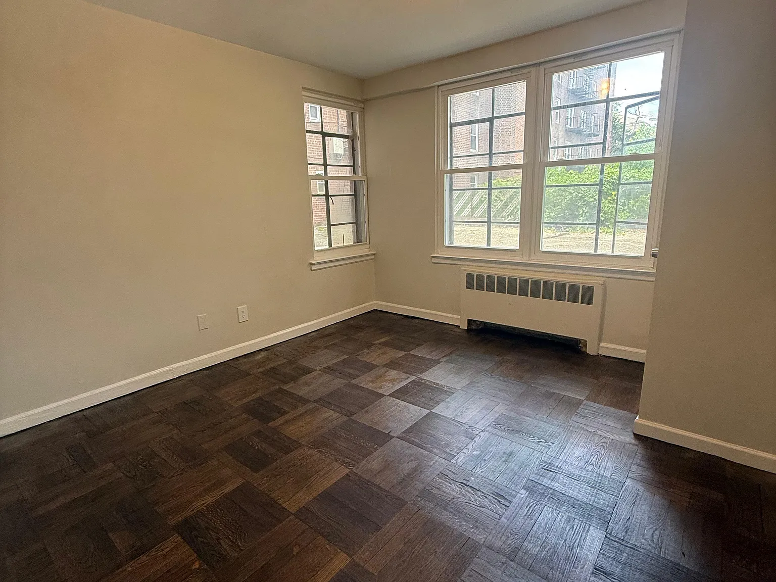 103 Chancellor Ave — Photo 4