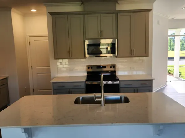 120 Paramount Dr, Smithfield, NC 27577