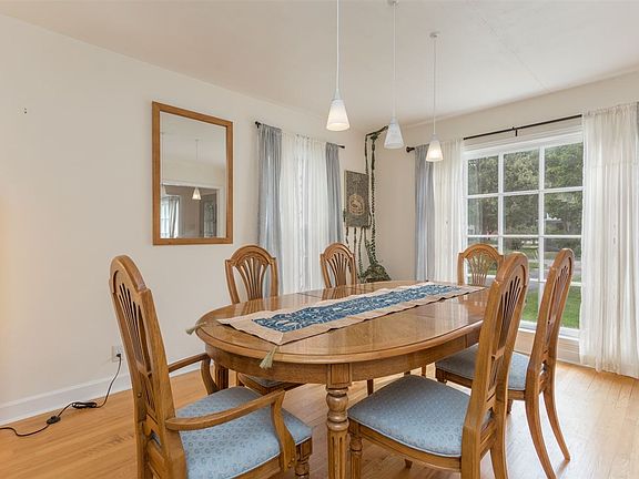 Gorgeous Formal Dining!