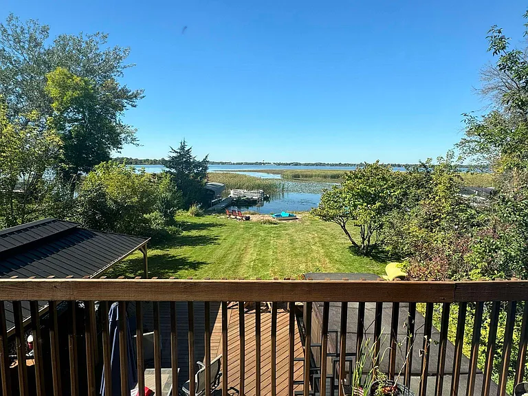 7626 N Shore Cir N — Photo 1