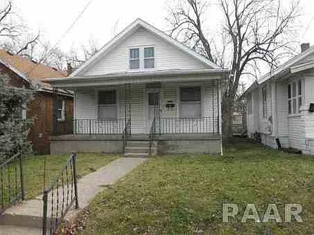 2402 N Ellis St photo 1
