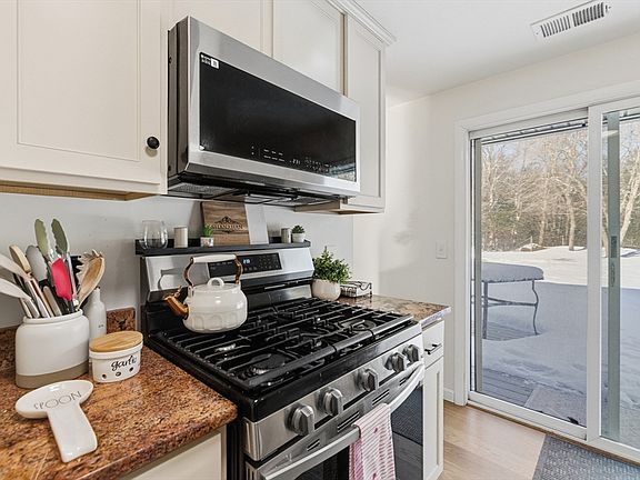 5th image of 239 Powderhorn Dr