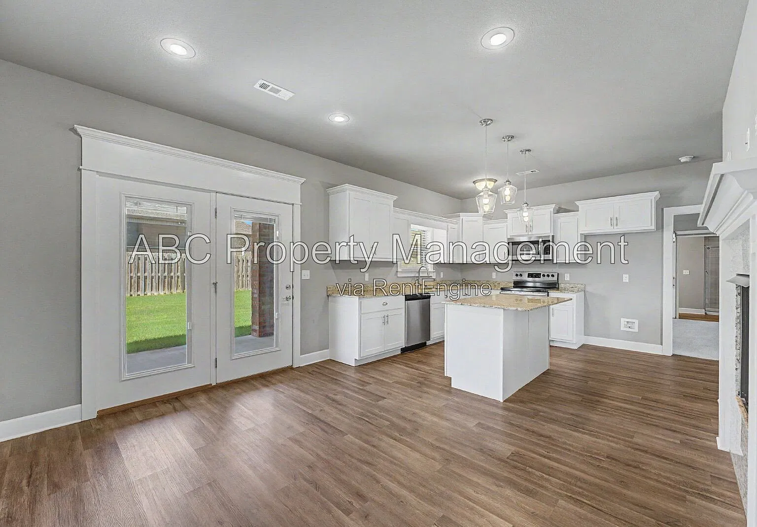 3 bed, 2.0 bath, 1550 sqft, $1,700 — Photo 3