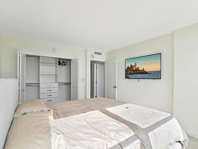 2600 N Flagler Dr #210 — Photo 12