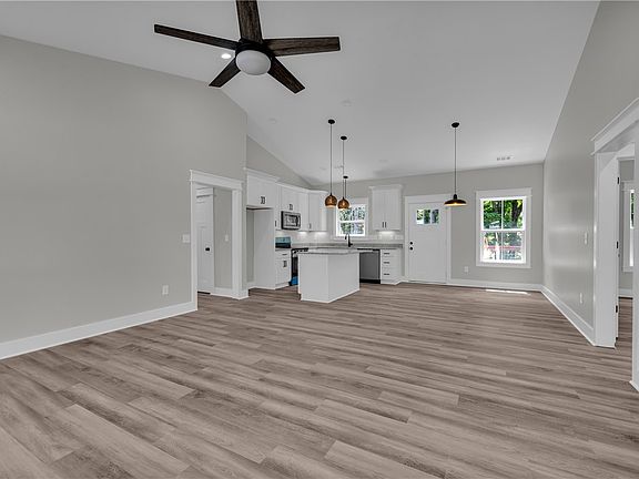 3rd image of 107 Brookside Dr