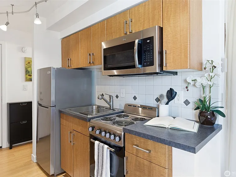 905 Cherry St #306 — Photo 8