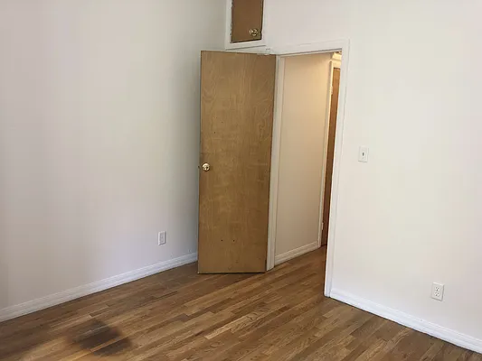 Rented by GreenVill Real Estate LLC | media 23