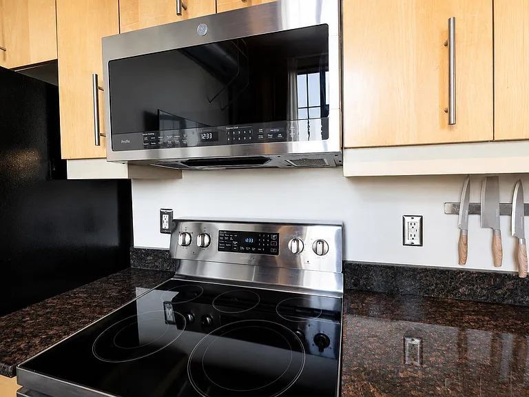 101 W Marshall St #49 — Photo 6