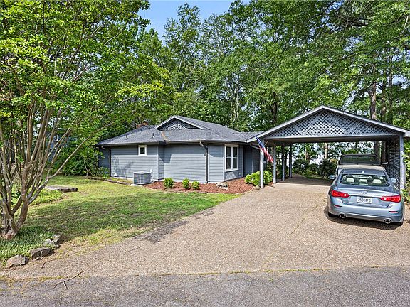 3rd image of 115 Jennifer Dr