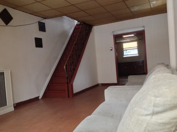 742 Tree St, Philadelphia, PA 19148