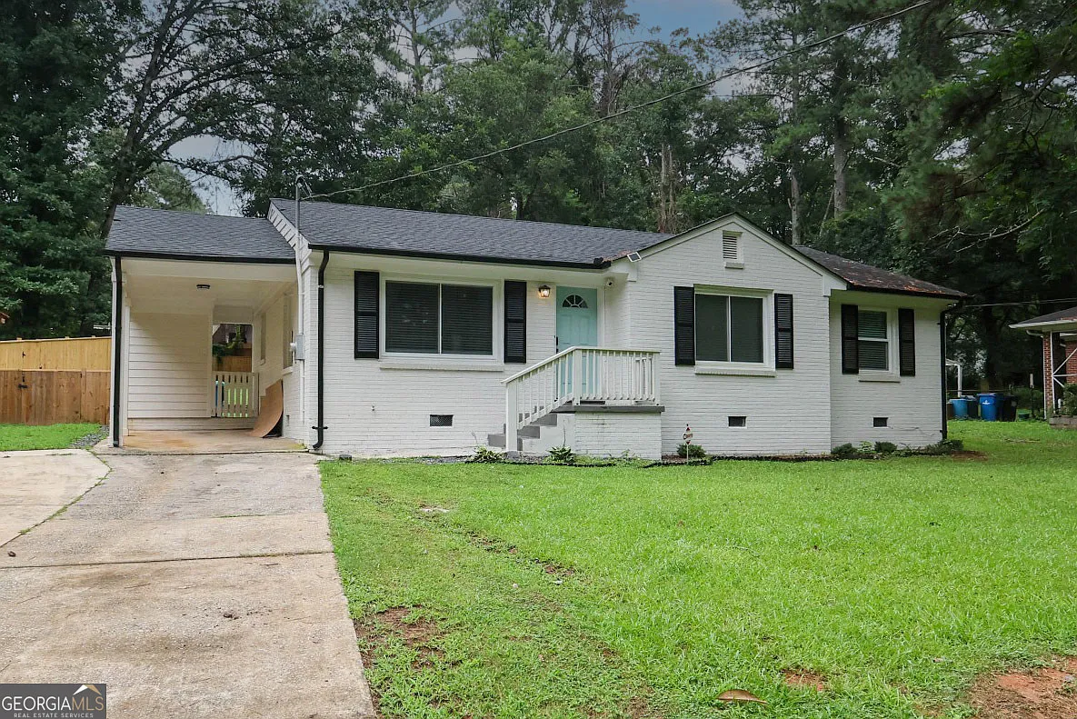 3 bed, 2.0 bath, 1216 sqft, $2,100 — Photo 1