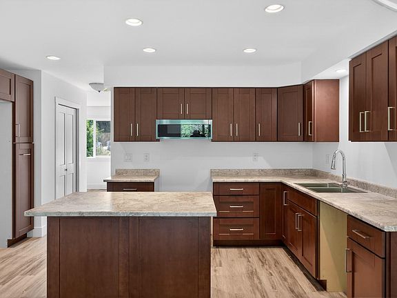 4th image of 2899 River Rd #114