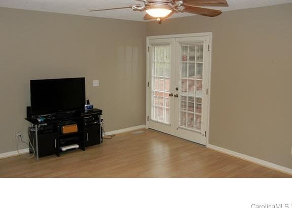 4th image of 1940 Brownstone Ct