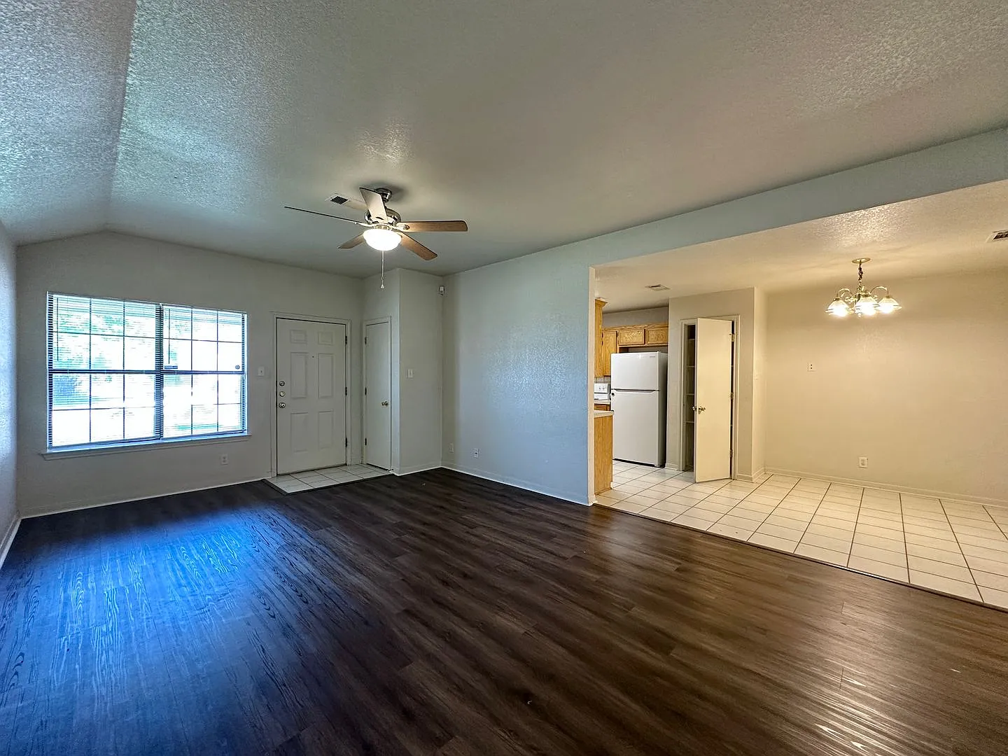 4311 Thunder Creek — Photo 4