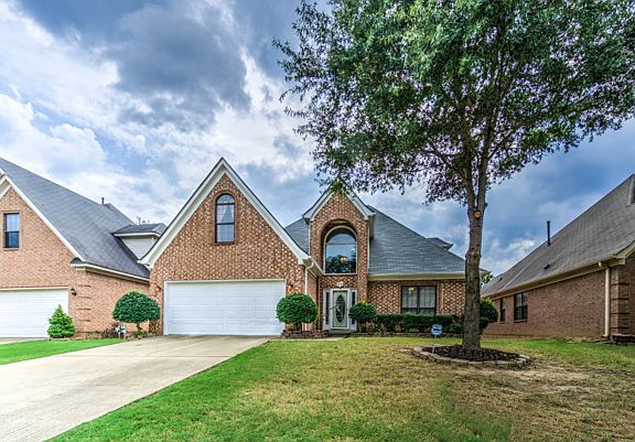 Brick Ext w/Siding