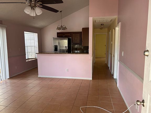 5th image of 3719 Farnham Ct