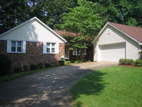 3rd image of 507 Forest Dr