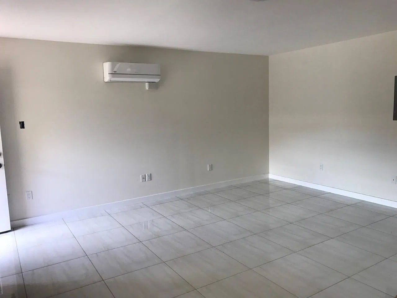 2 bed, 750 sqft, $3,000 — Photo 4