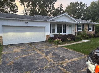 3288 Tall Oaks Ct, Flint, MI 48532