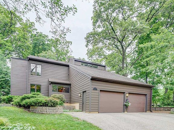 4th image of 2875 Woods Edge Ct
