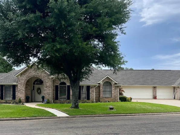 300 Mill Run Dr, Longview, TX 75604