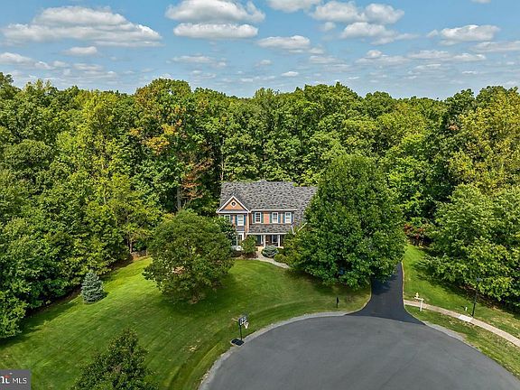 4th image of 5749 Yewing Way
