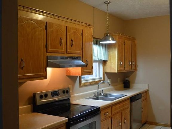 3rd image of 311 Ginger Dr