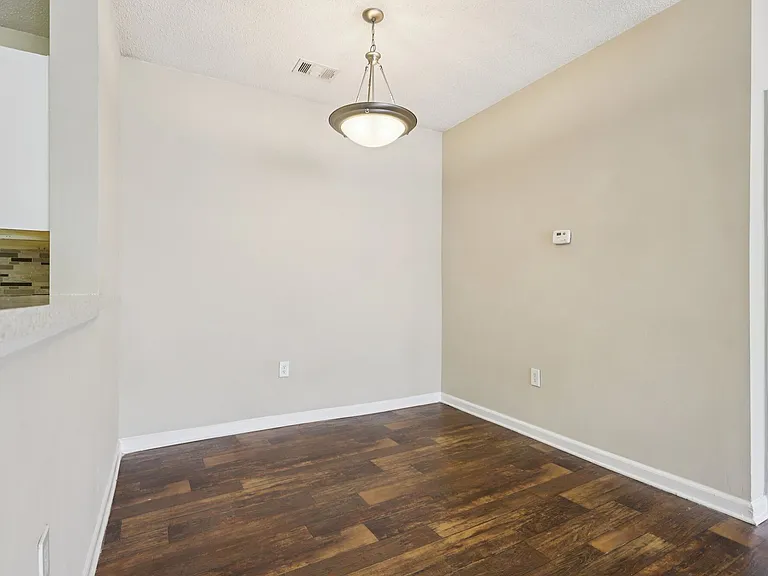 Brookside Park Apartments — Photo 82